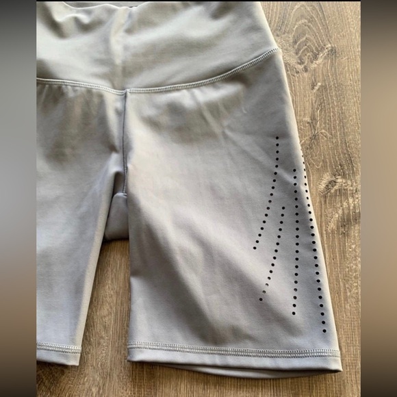 Women's Sculpt Perforated Bike Shorts Size Small Calia by Grey Pearl - Picture 4 of 11